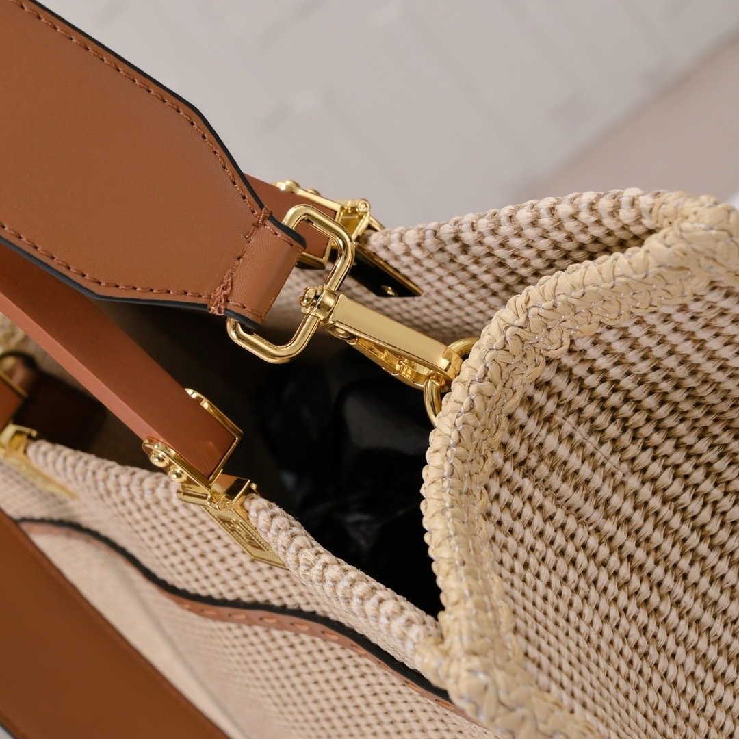 Fendi Sunshine B128 x17x35cm Medium Tote Bag 001400