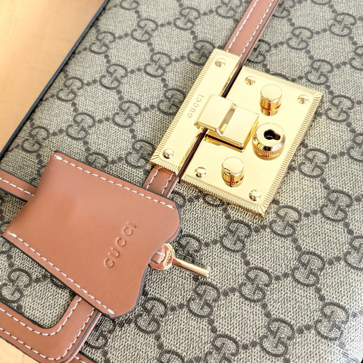 Gucci Large Boutique Edition-3 838998