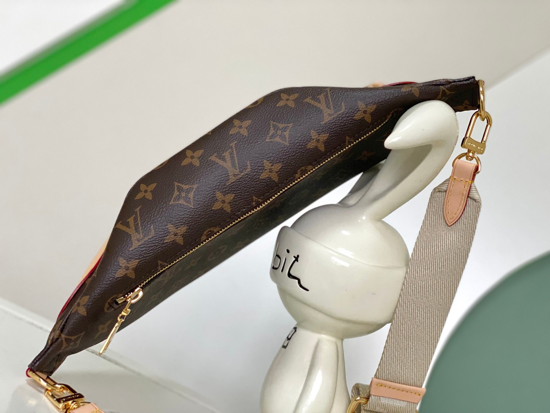Louis Vuitton Canvas M46784 cm680 Bag 001670