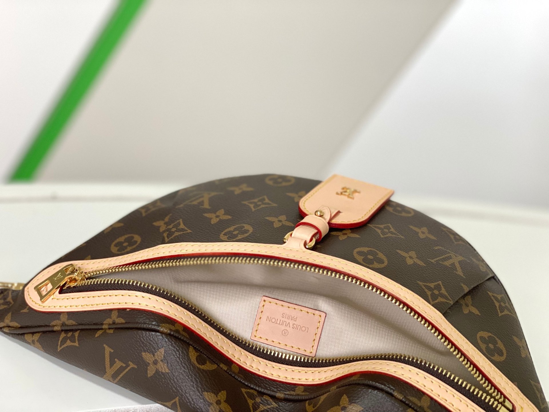 Louis Vuitton Canvas M46784 cm680 Bag 001670