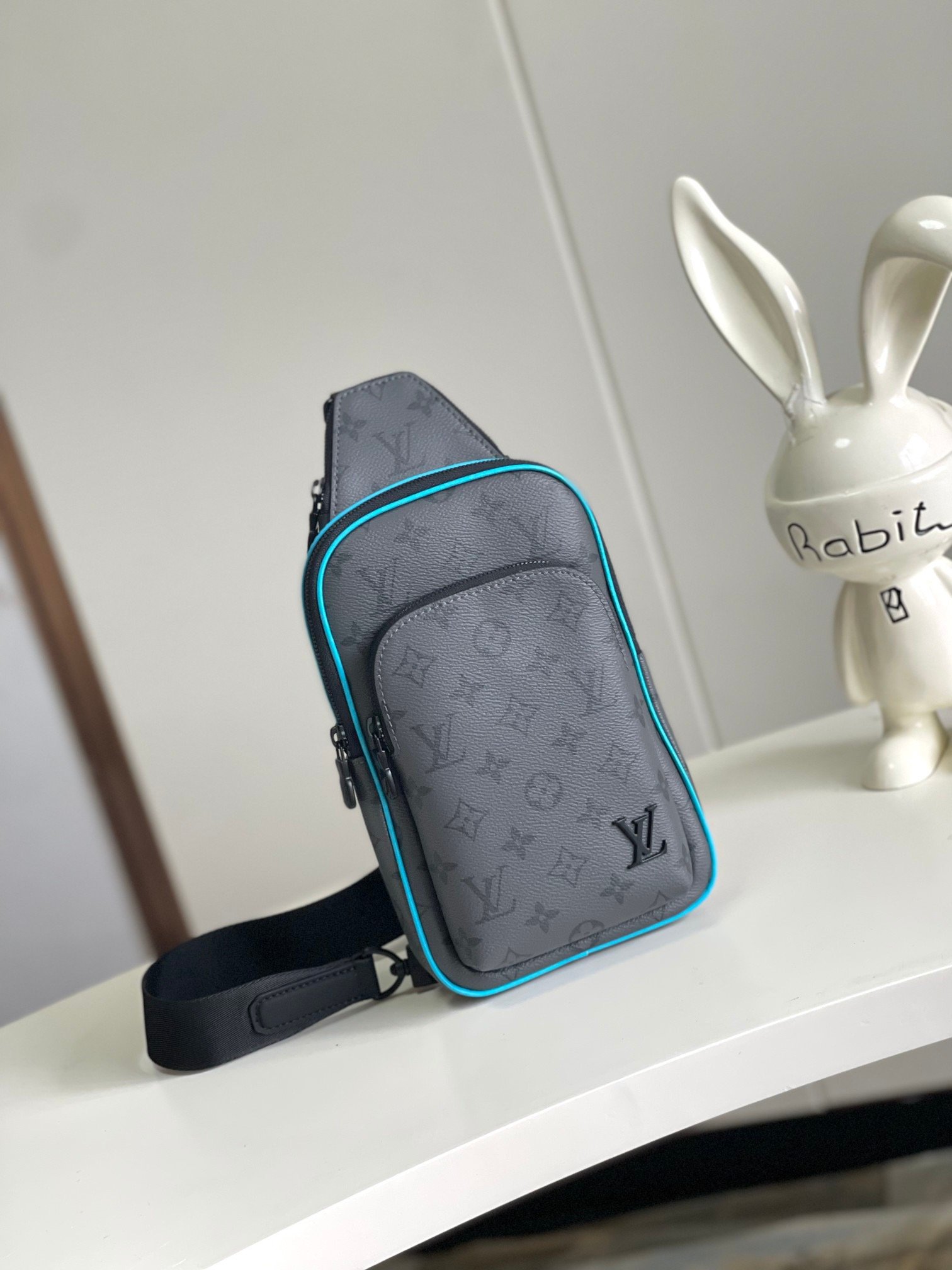 Louis Vuitton Canvas M47137 M11703 Avenue Small Top Handle Bag 001660