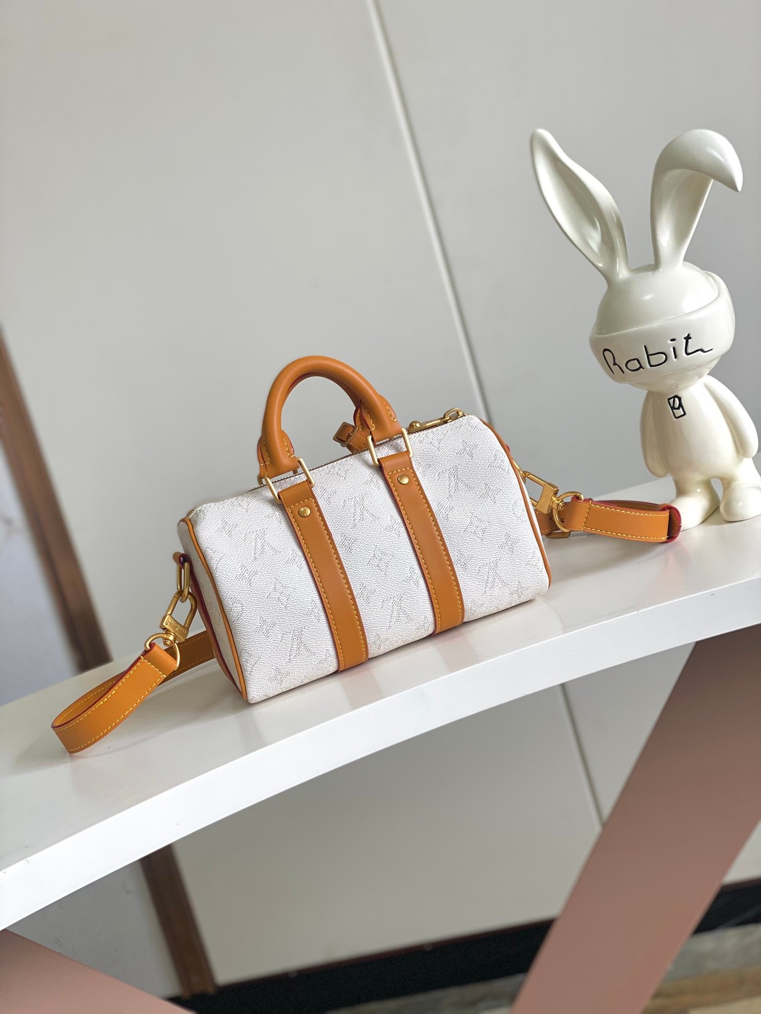 Louis Vuitton Canvas KEEALL BANDOULI RE White Top Handle Bag 001720