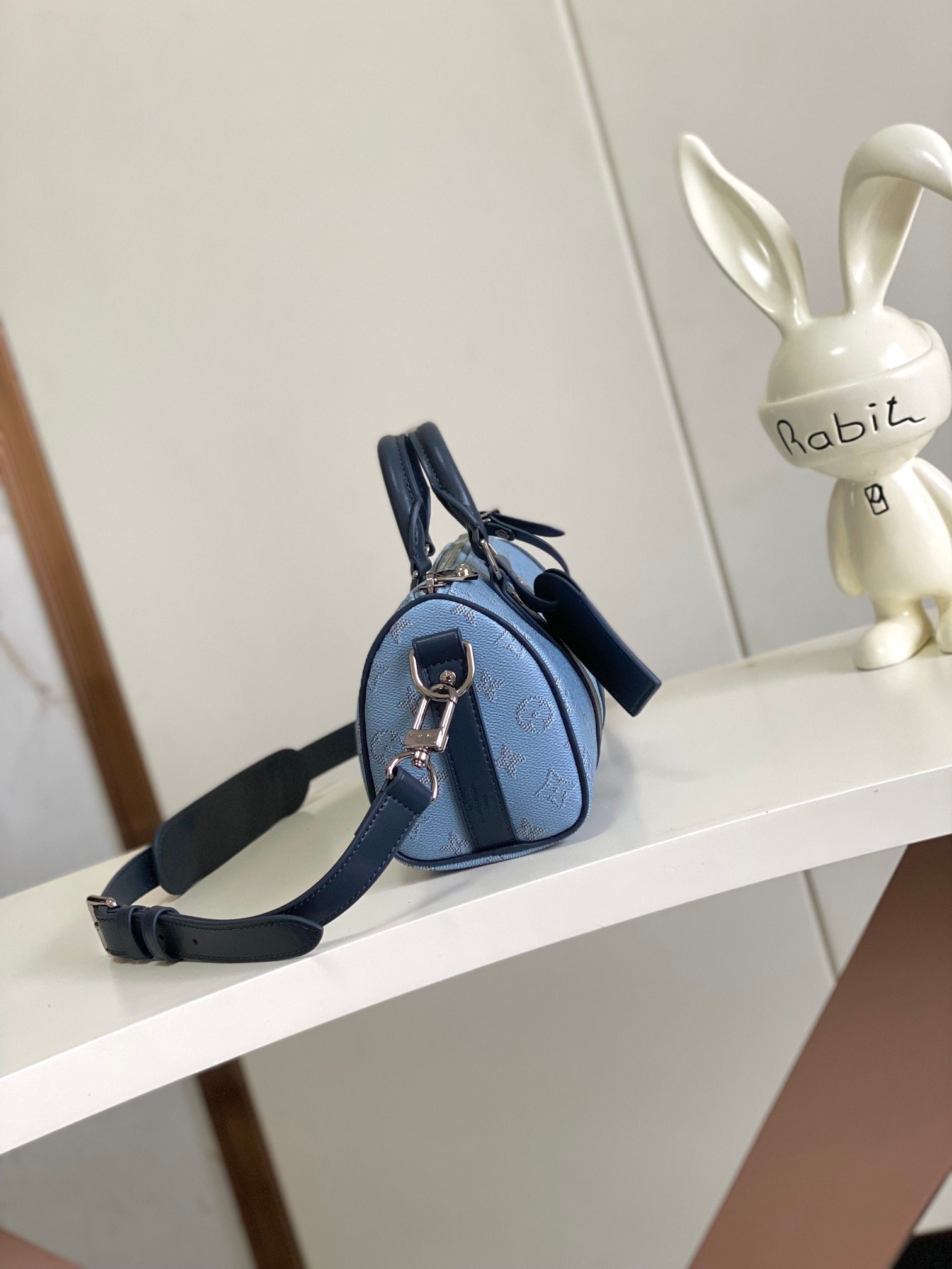 Louis Vuitton Canvas KEEALL BANDOULI RE White Top Handle Bag 001720