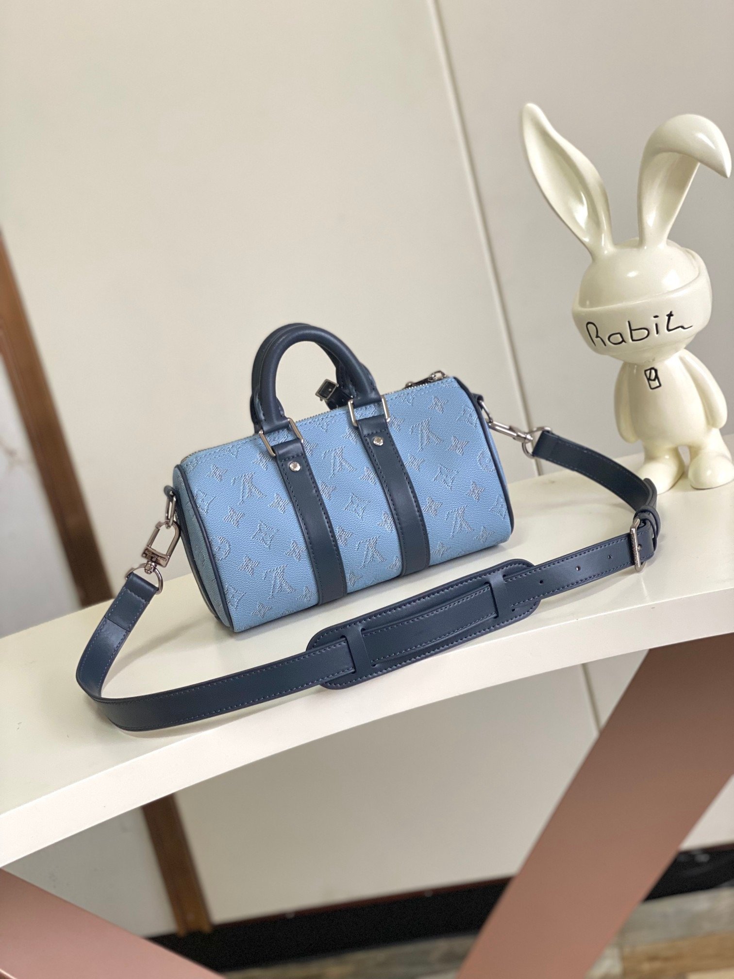 Louis Vuitton Canvas KEEALL BANDOULI RE White Top Handle Bag 001720