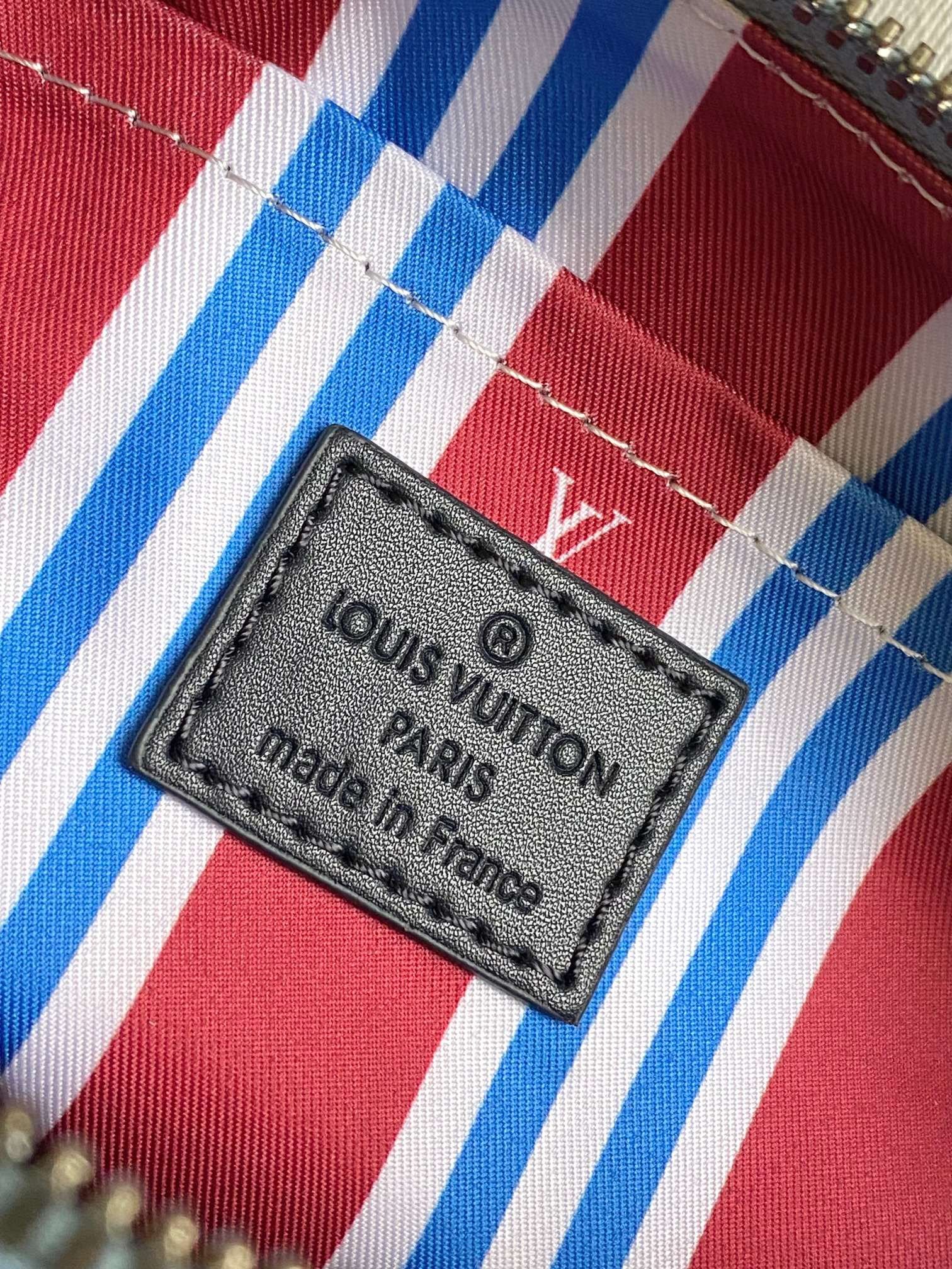 Louis Vuitton Canvas KEEALL BANDOULI RE White Top Handle Bag 001720