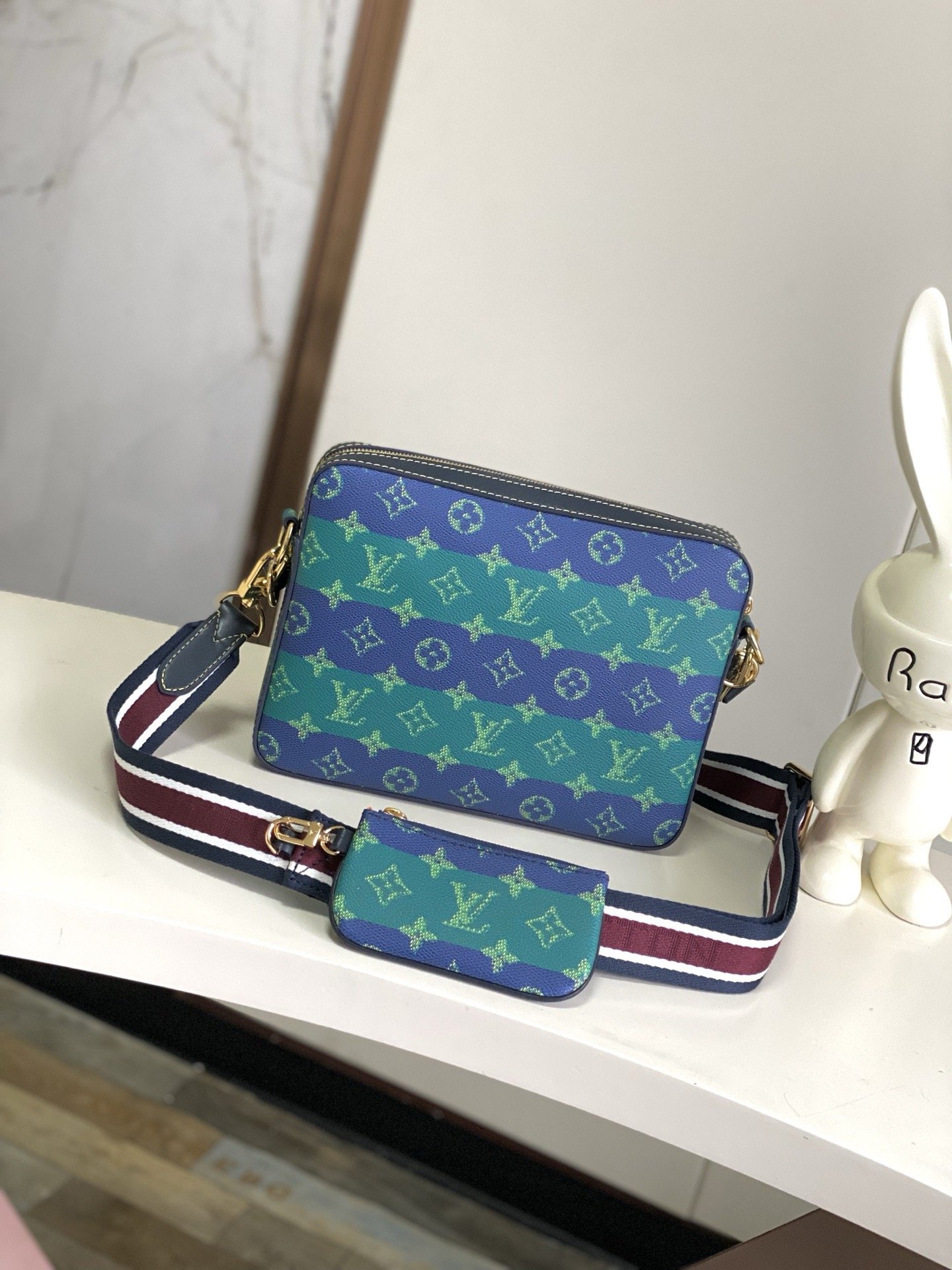 Louis Vuitton Canvas TRIO m26026 Trio Green Messenger Bag 001710