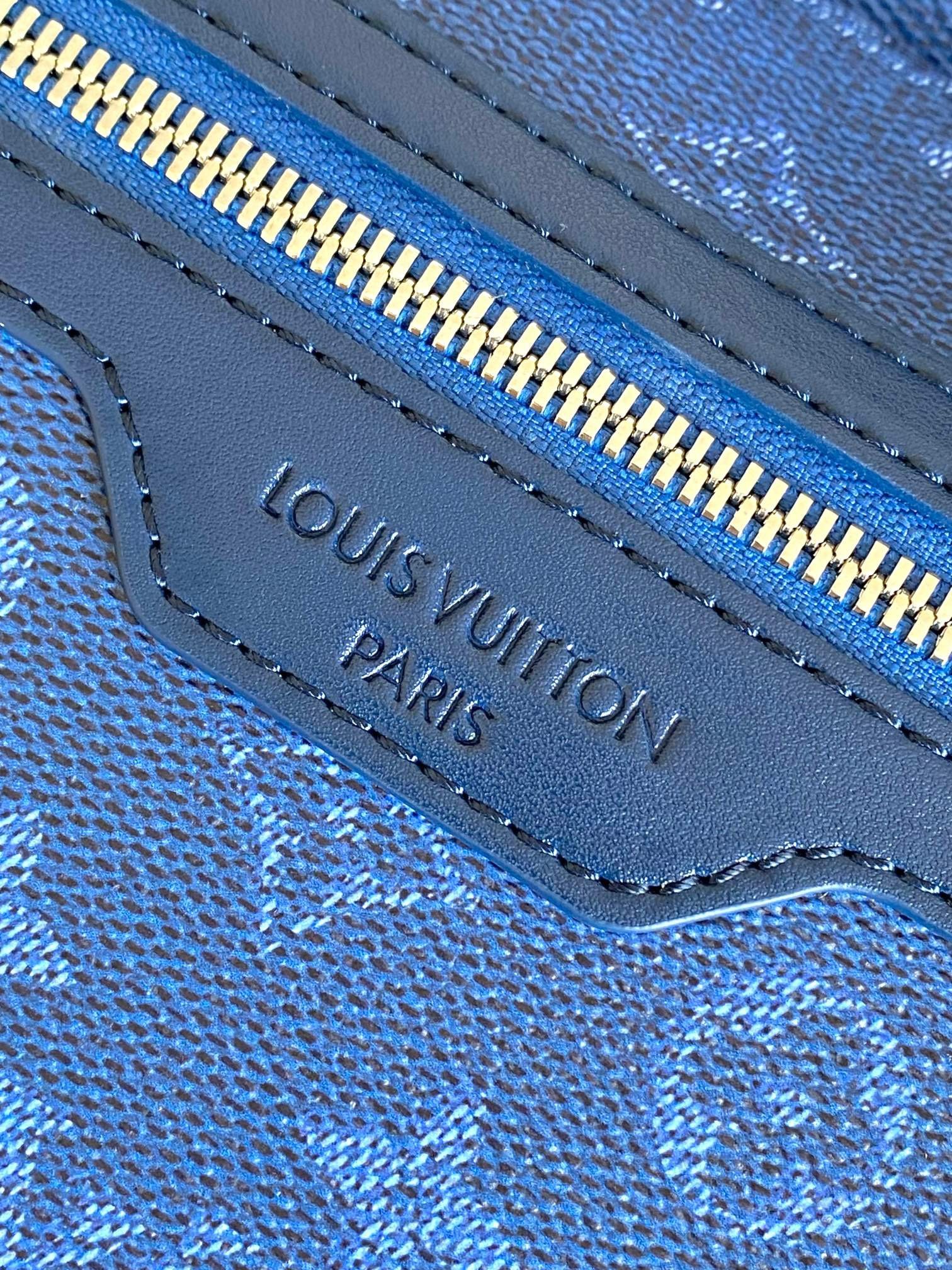 Louis Vuitton Canvas M12780 Discovery Monogram Small Blue Bag 001850