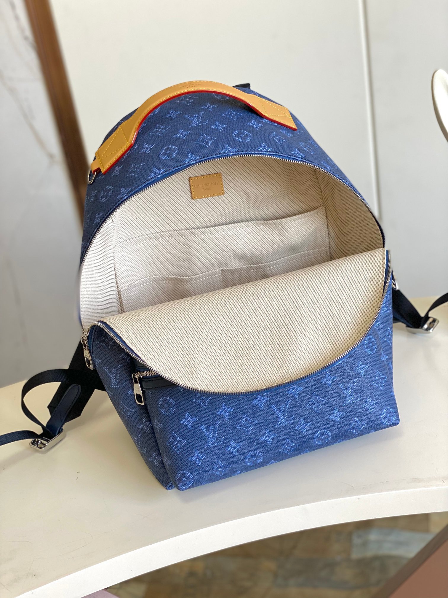 Louis Vuitton Canvas M12780 Discovery Monogram Small Blue Bag 001850
