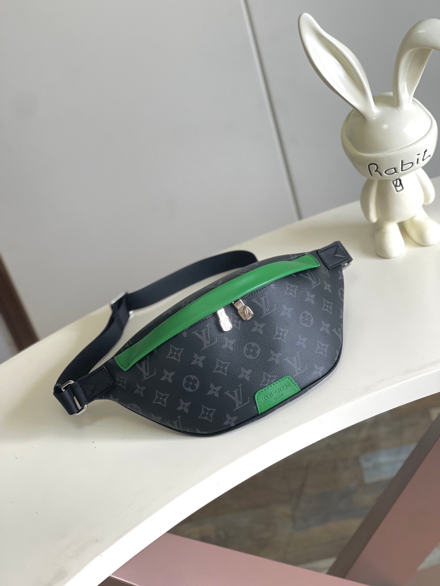Louis Vuitton Canvas M25924 Discovery Monogram Green Bag 001620