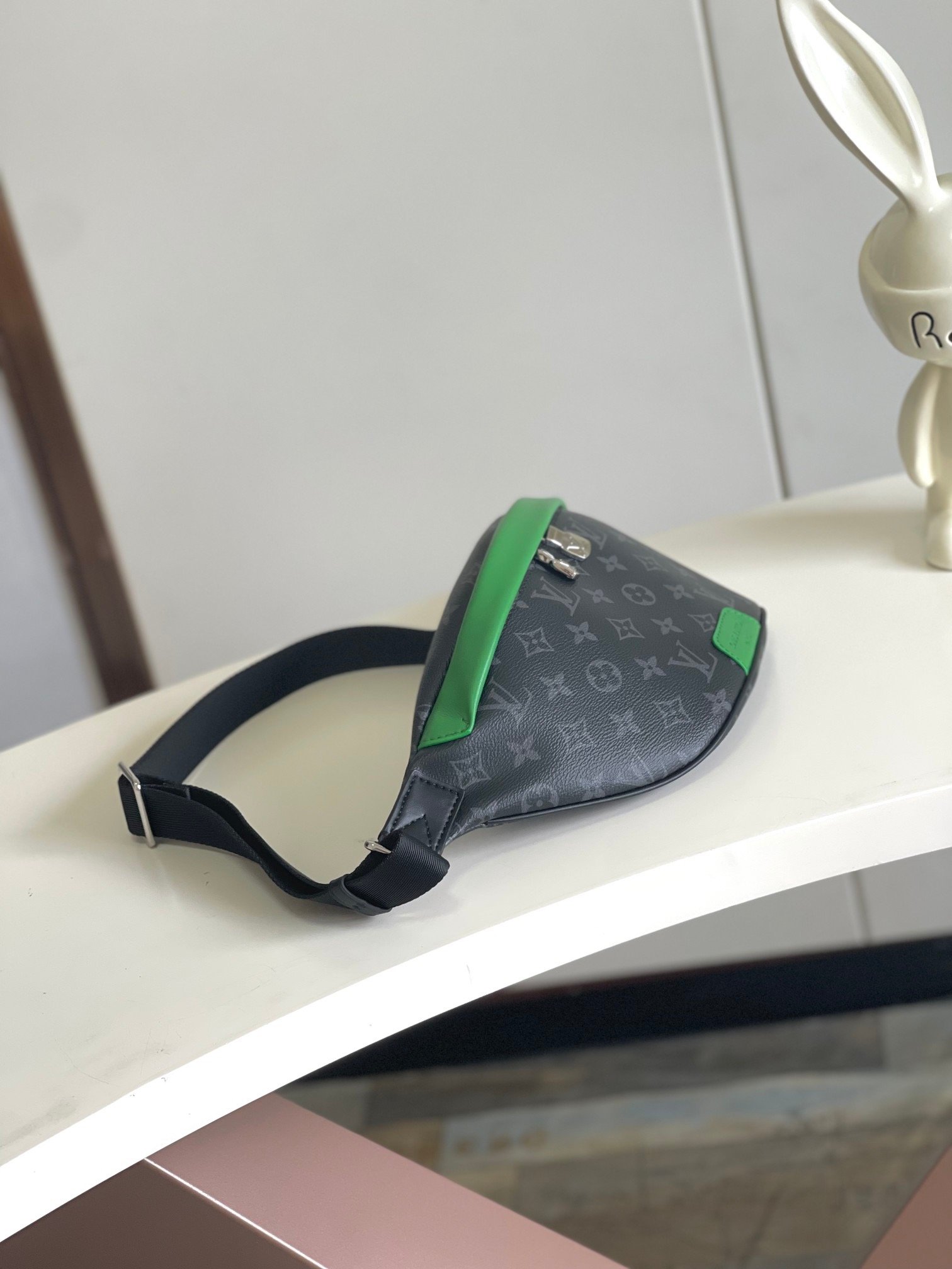 Louis Vuitton Canvas M25924 Discovery Monogram Green Bag 001620