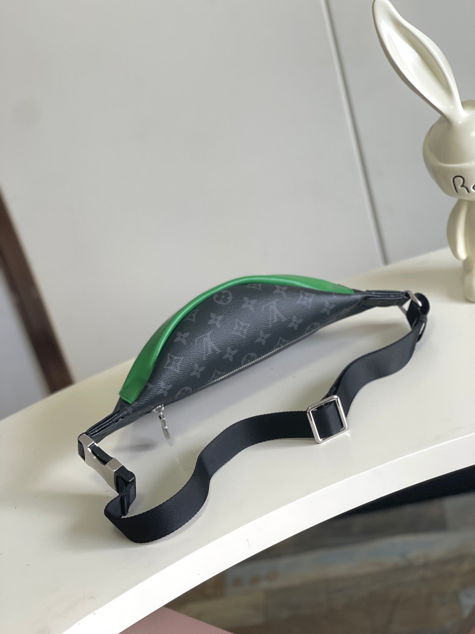 Louis Vuitton Canvas M25924 Discovery Monogram Green Bag 001620