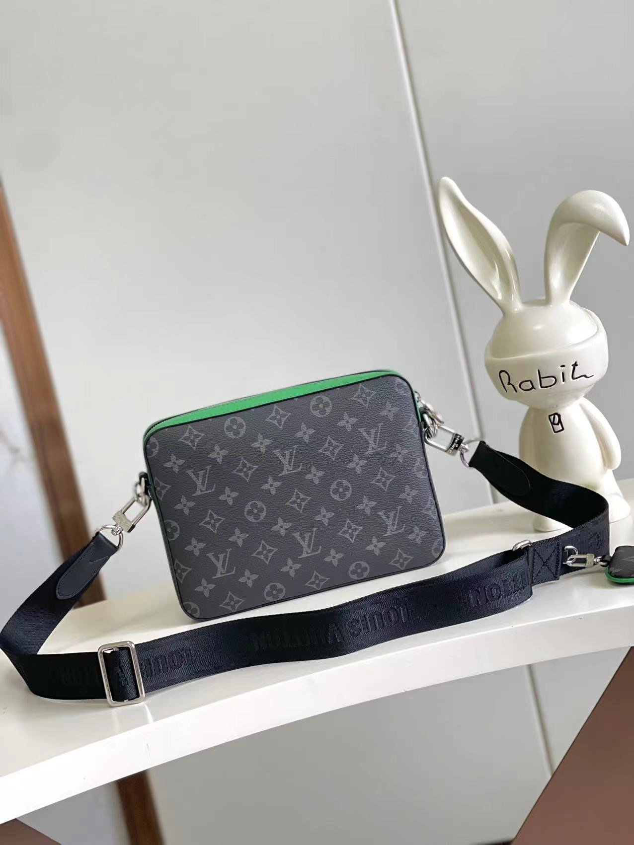 Louis Vuitton Canvas M12490 M12766 M26052 Green Messenger Bag 001640