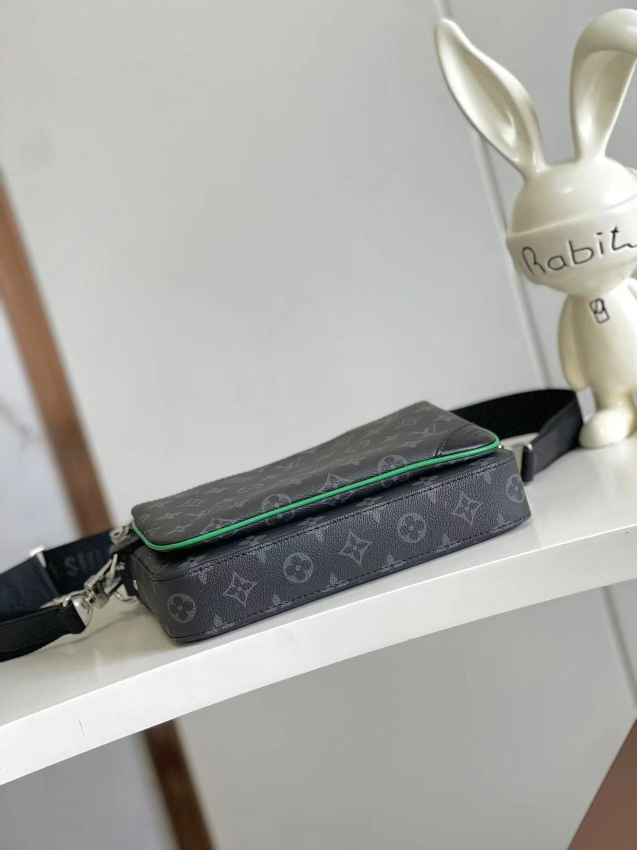 Louis Vuitton Canvas M12490 M12766 M26052 Green Messenger Bag 001640