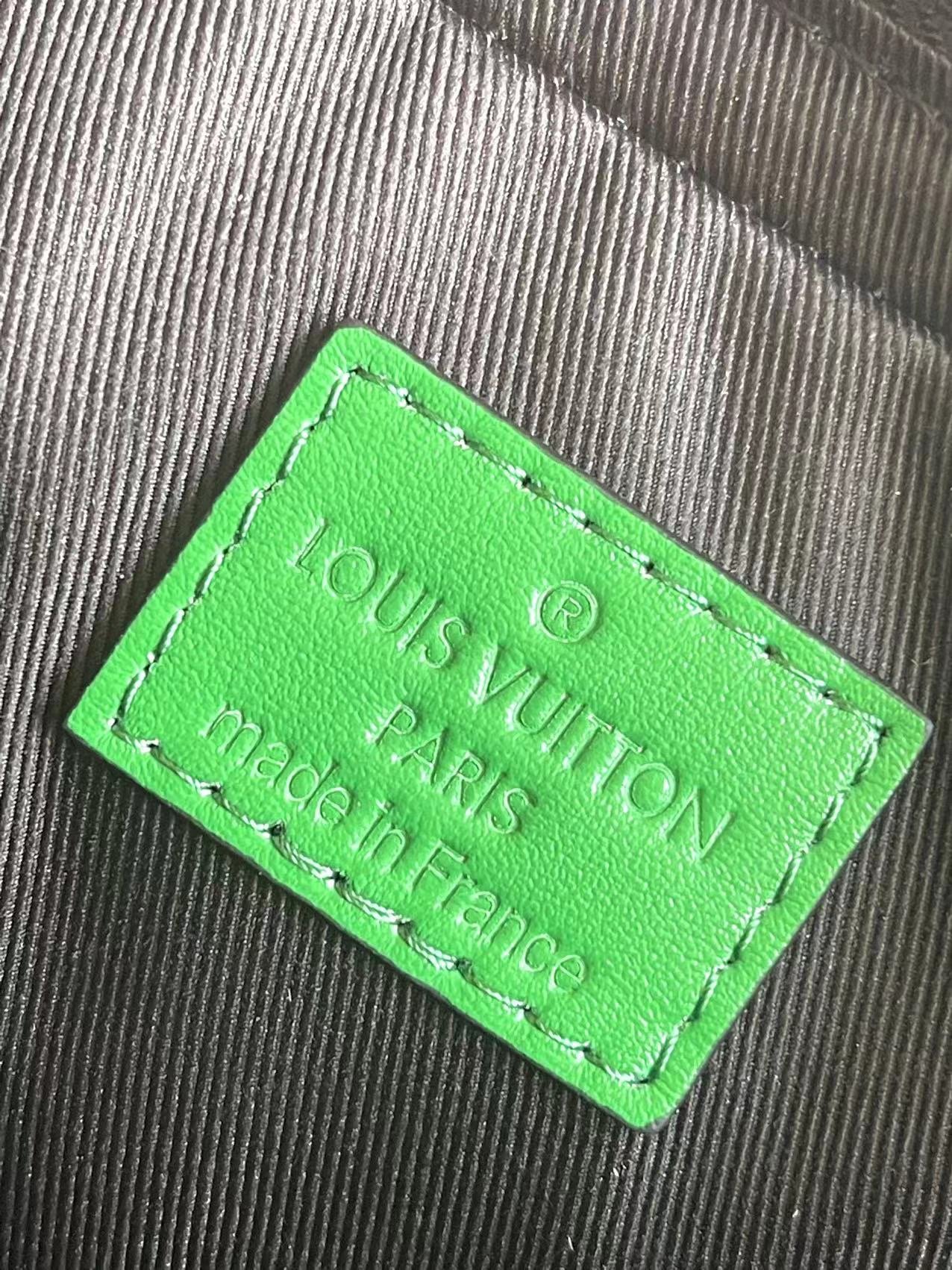 Louis Vuitton Canvas M12490 M12766 M26052 Green Messenger Bag 001640