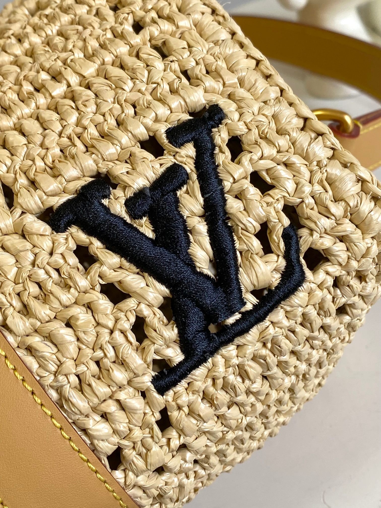 Louis Vuitton Keepall Bandouli re Top Handle Bag 001890