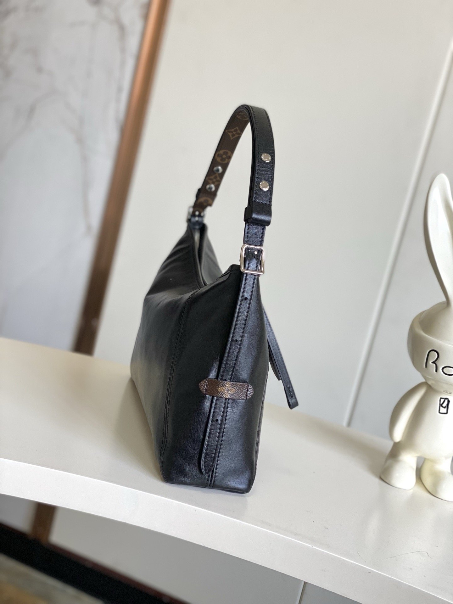 Louis Vuitton M28160 UID x19x10C Bag 001750