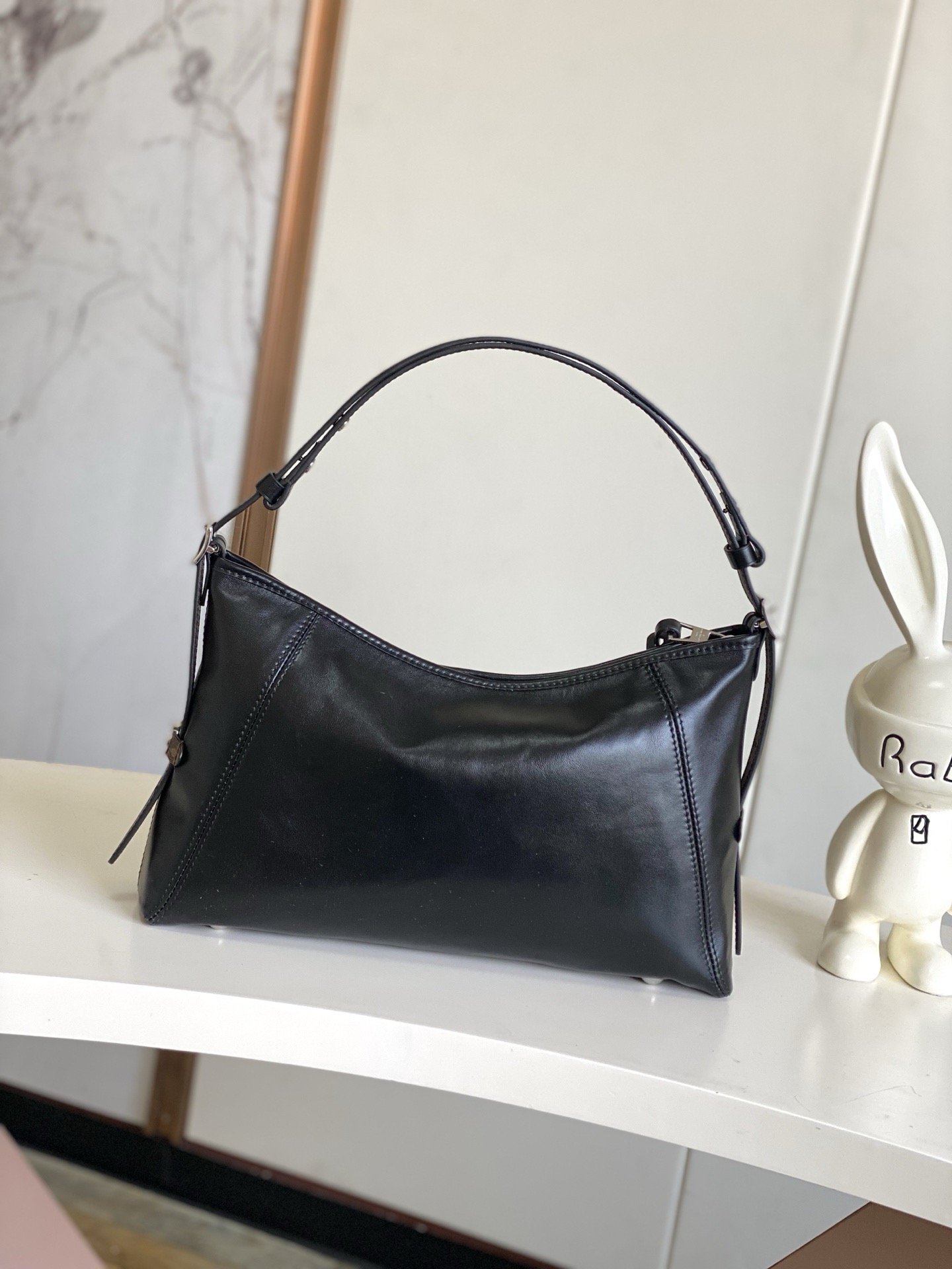 Louis Vuitton M28160 UID x19x10C Bag 001750