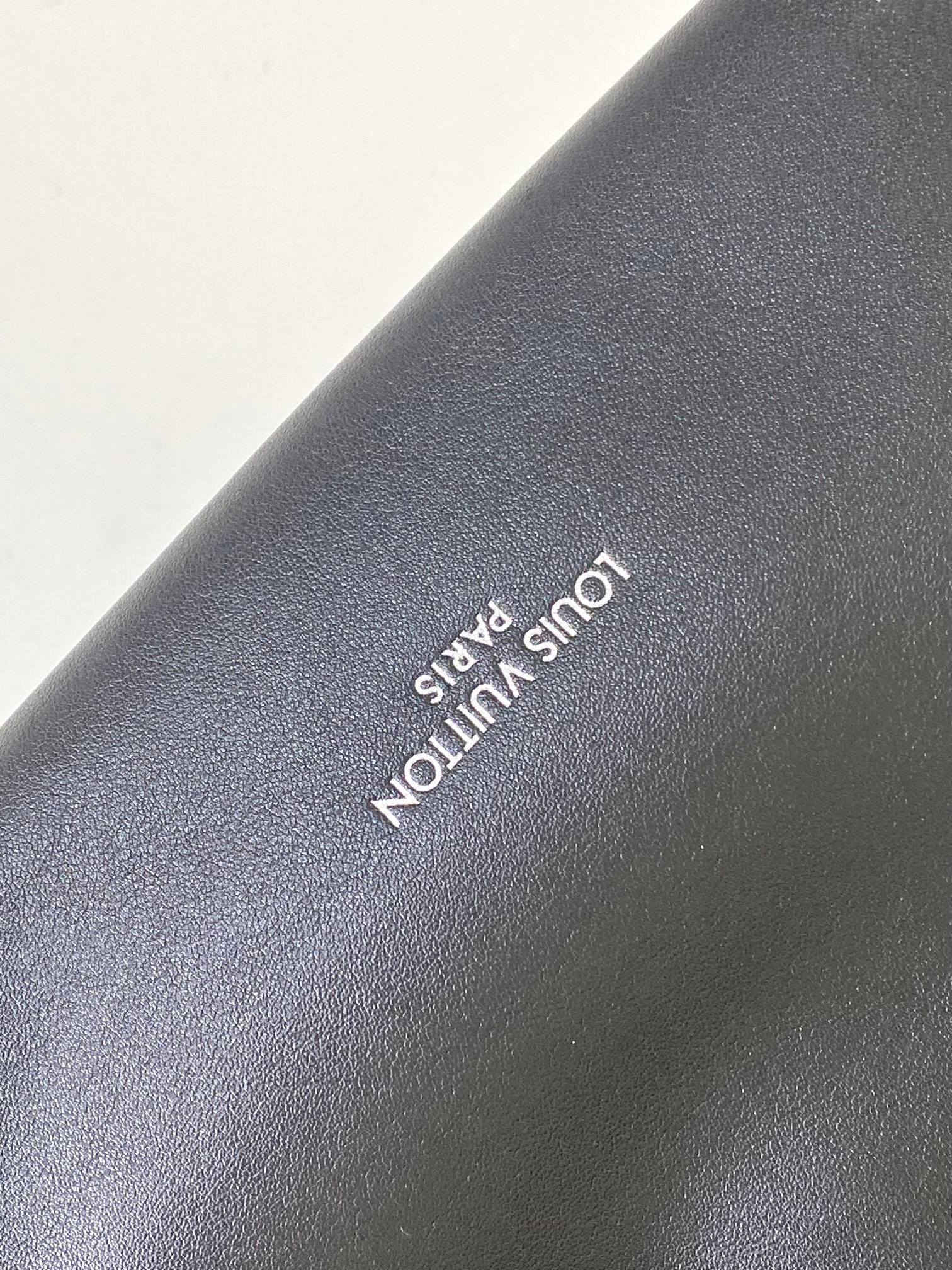 Louis Vuitton M24861 CarryAll Cargo Small Top Handle Bag 001790