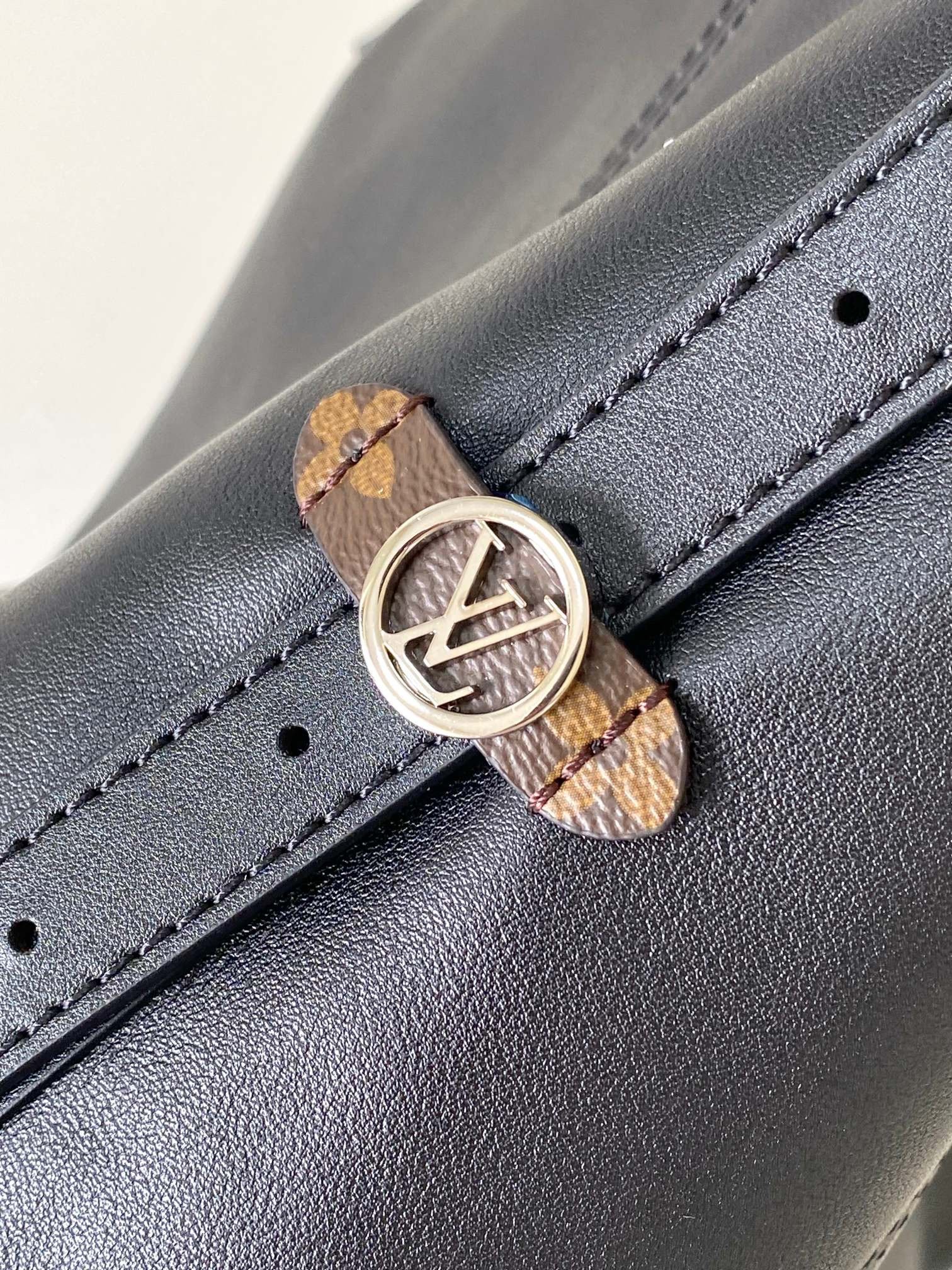 Louis Vuitton M25143 CarryAll Dark Medium Top Handle Bag 001810