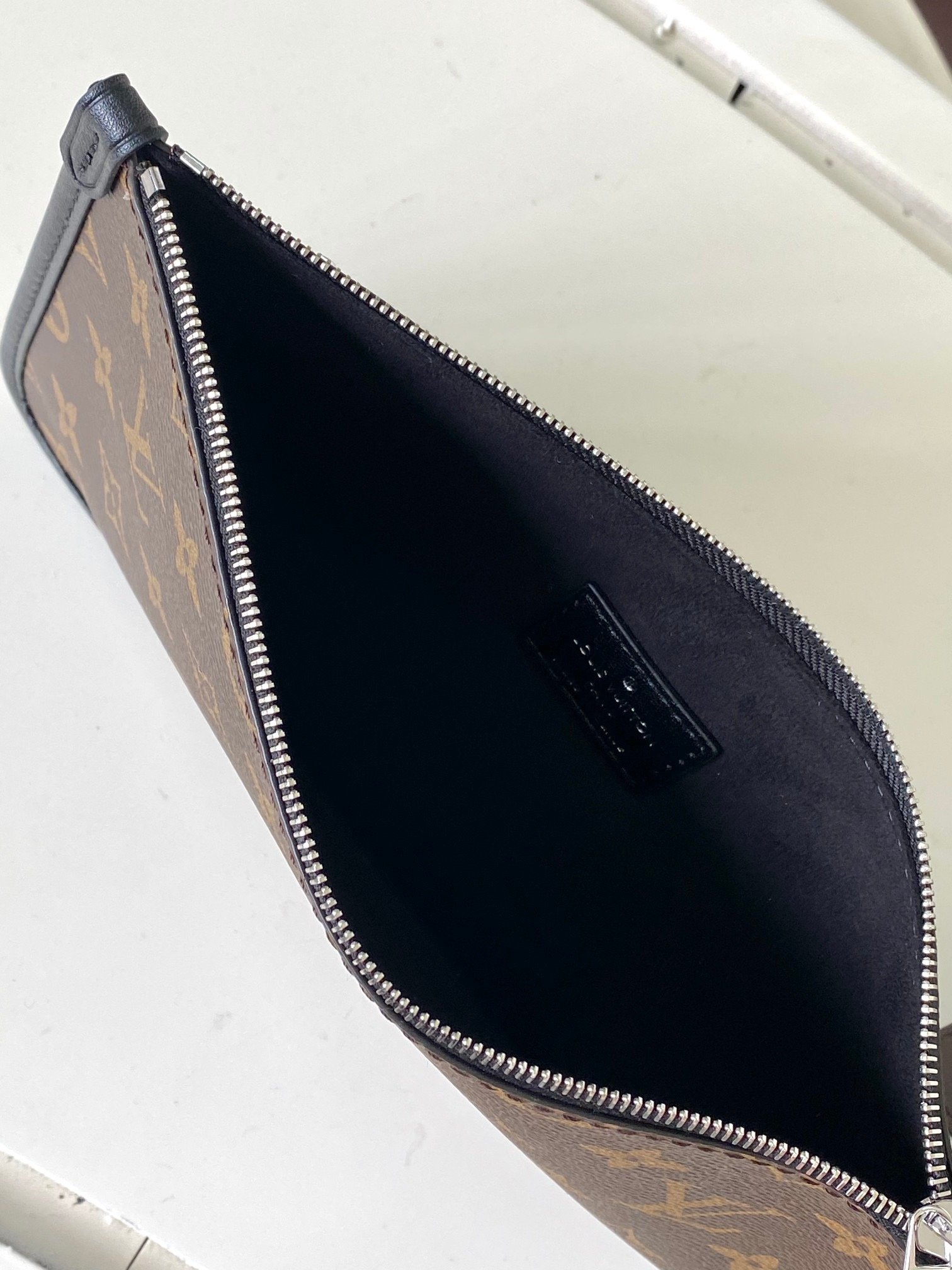 Louis Vuitton M25143 CarryAll Dark Medium Top Handle Bag 001810