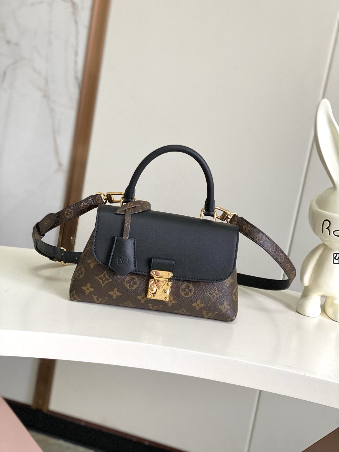 Louis Vuitton Canvas C01 M28288 Madeleine Black Top Handle Bag 001690