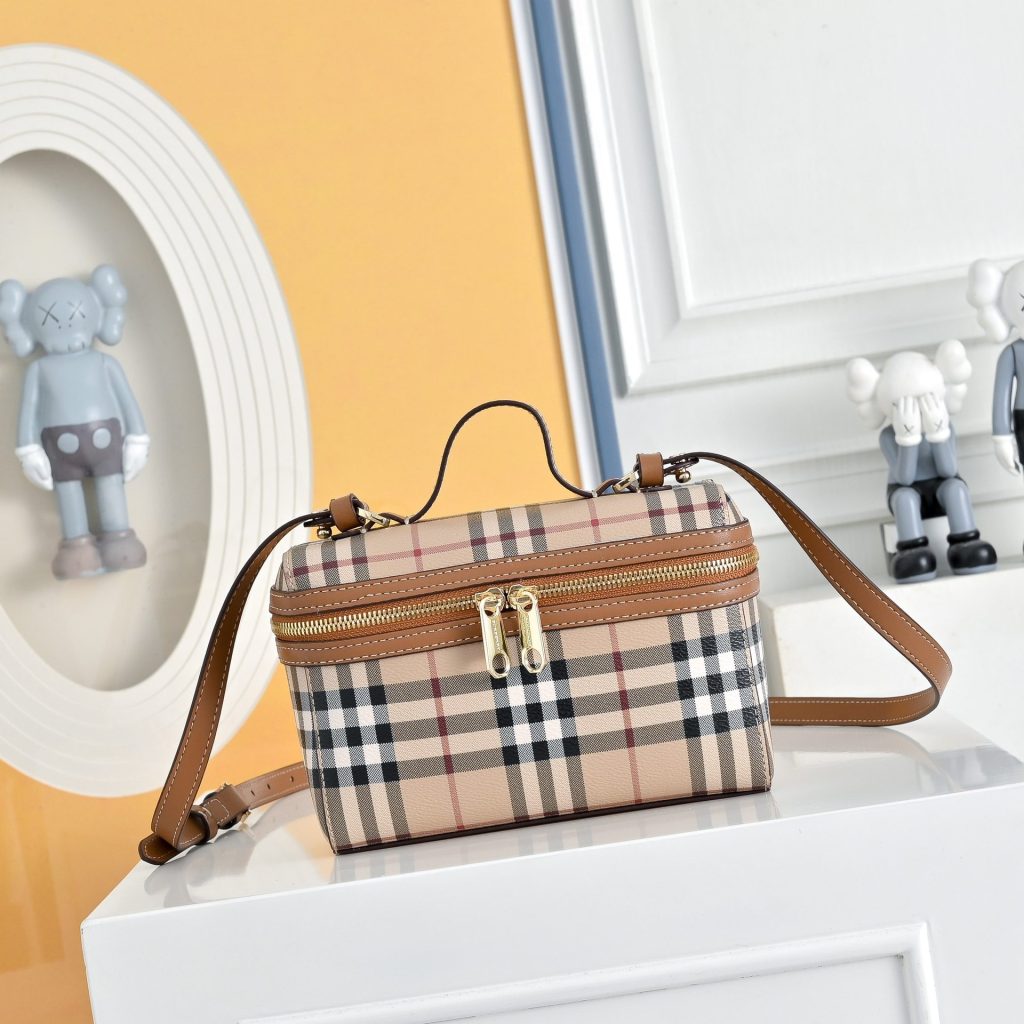 Burberry Vintage OK Beige Bag 001380