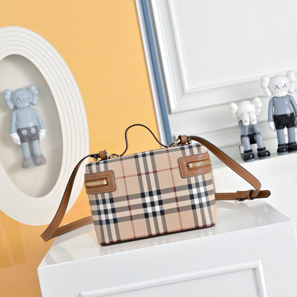 Burberry Vintage OK Beige Bag 001380