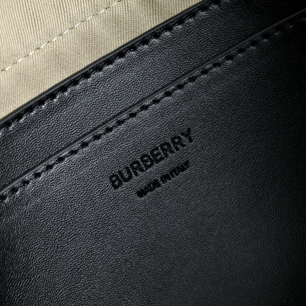 Burberry Vintage Trench Messenger Bag 001400