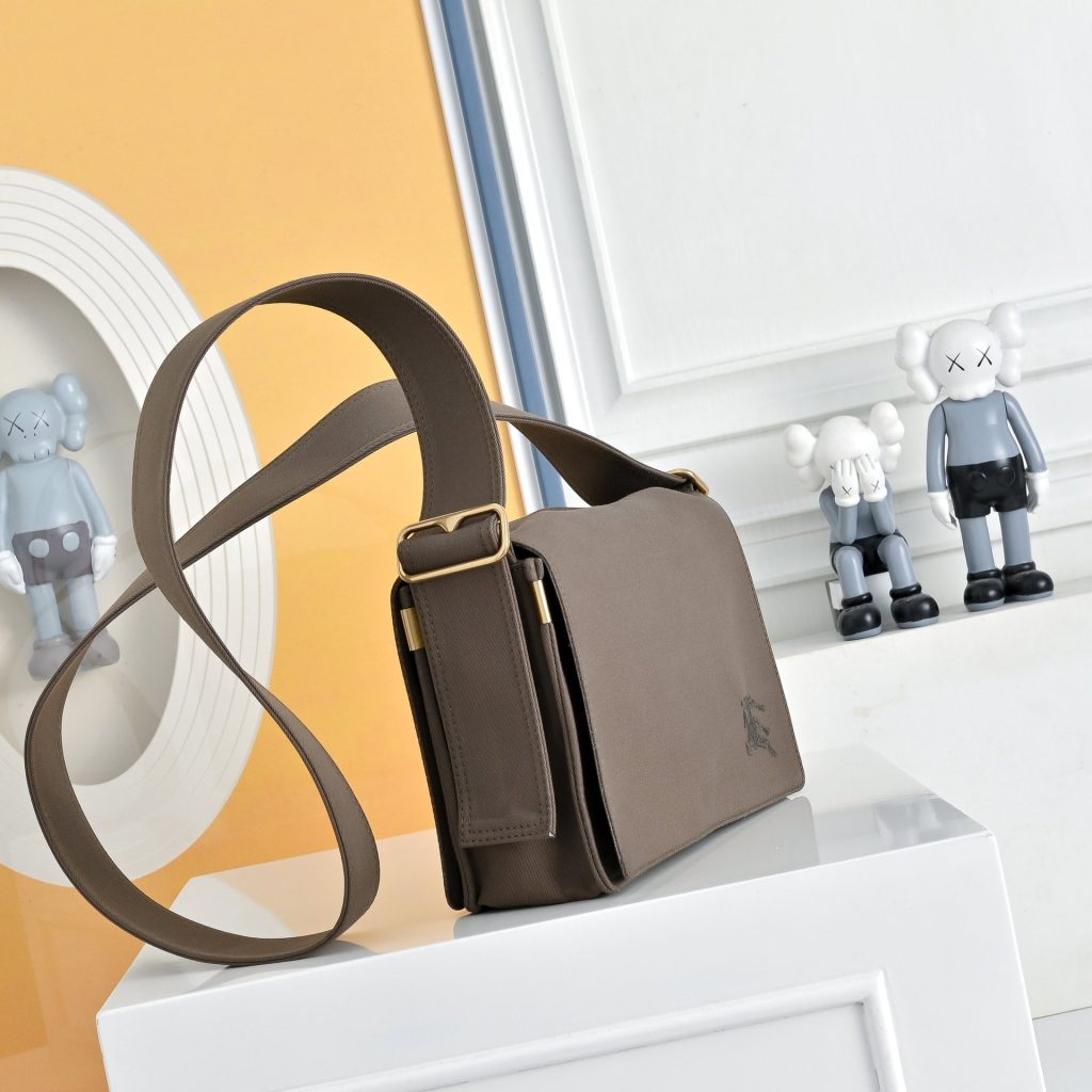 Burberry Vintage Trench Messenger Bag 001400