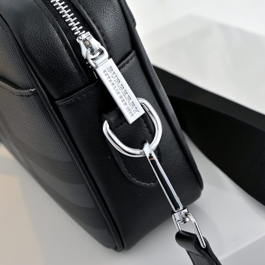 Burberry Crossbody Bag 001330