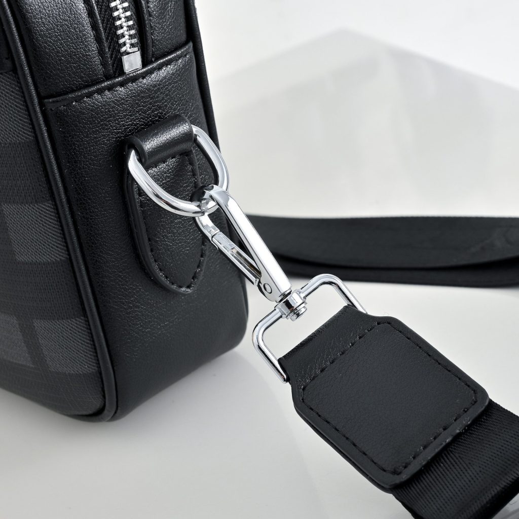 Burberry Crossbody Bag 001330