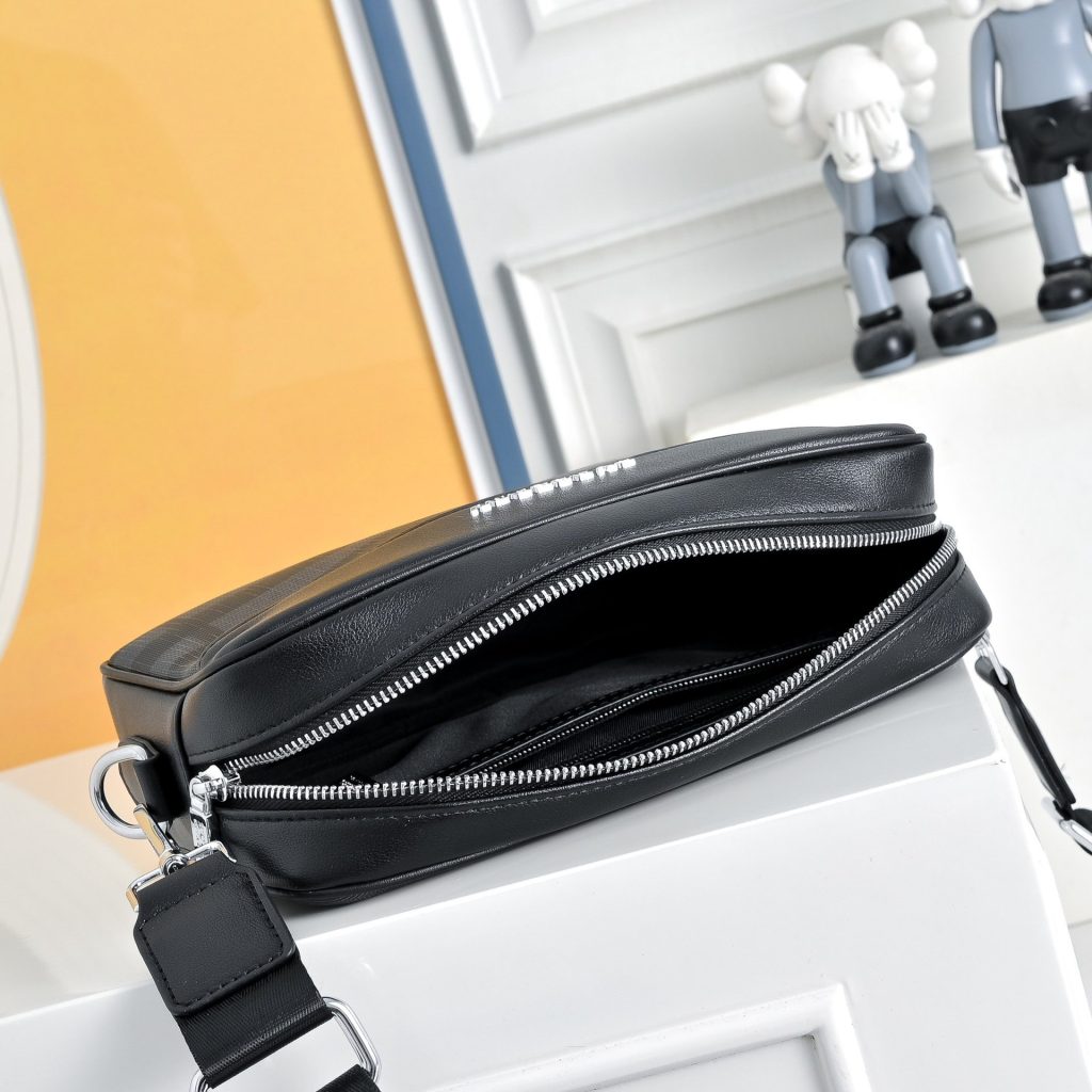 Burberry Crossbody Bag 001330