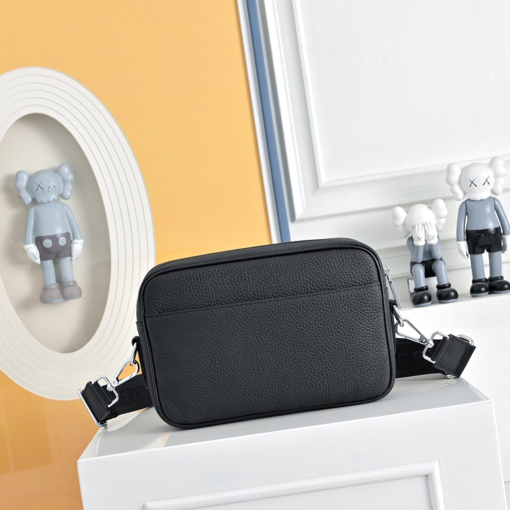 Burberry Crossbody Bag 001330