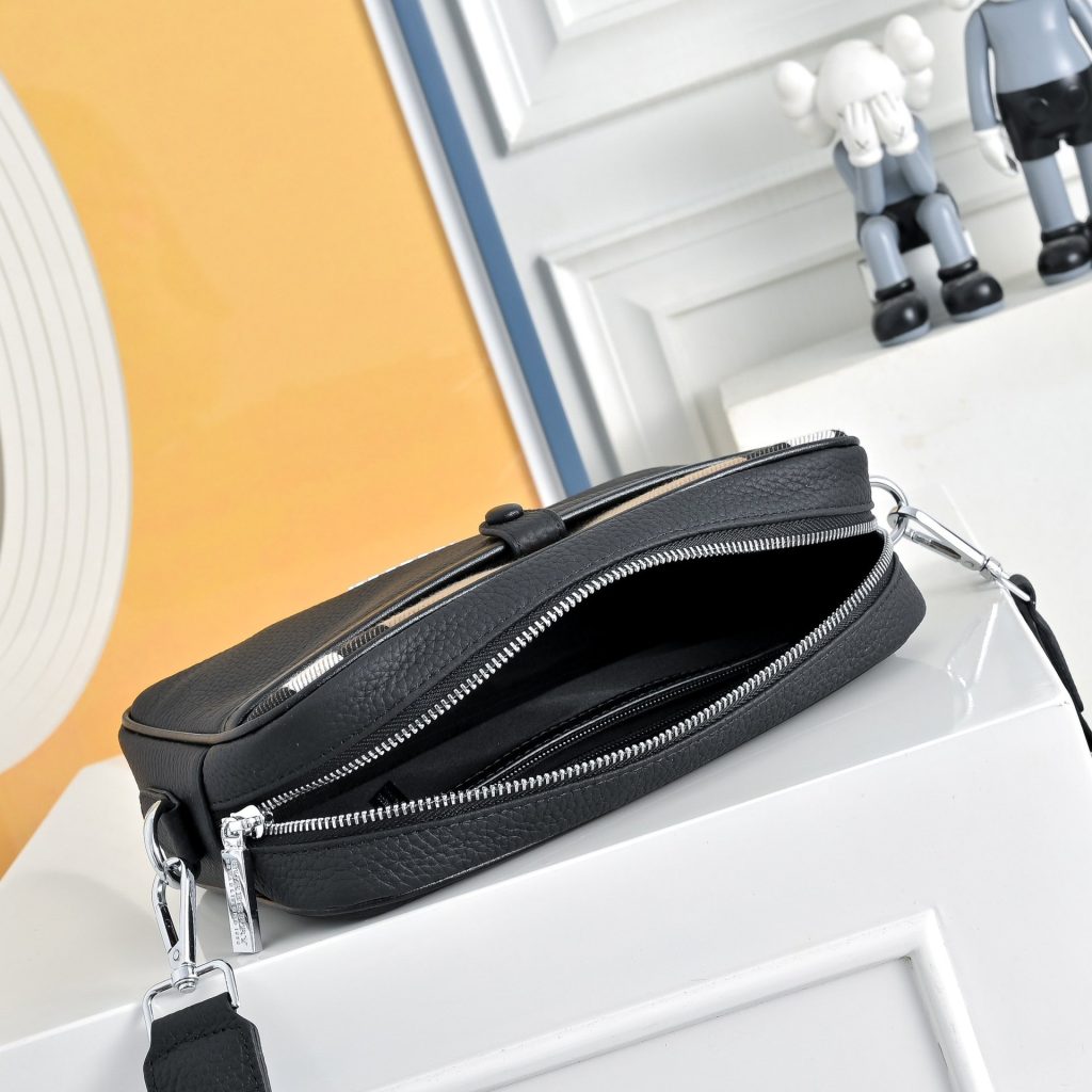 Burberry Crossbody Bag 001330