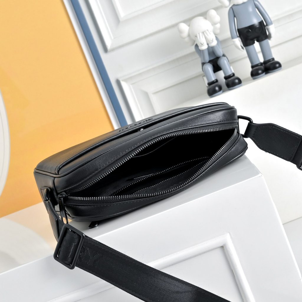 Burberry Crossbody Bag 001330