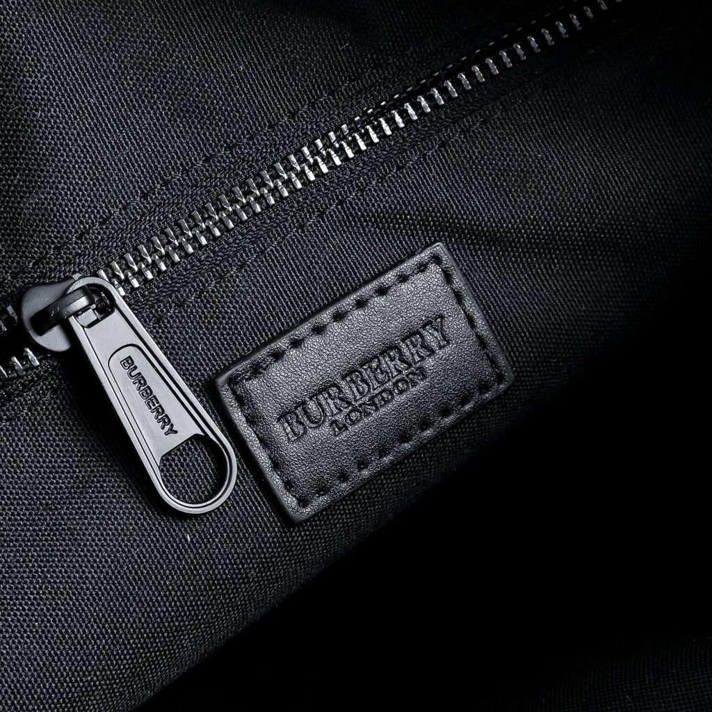 Burberry Crossbody Bag 001330