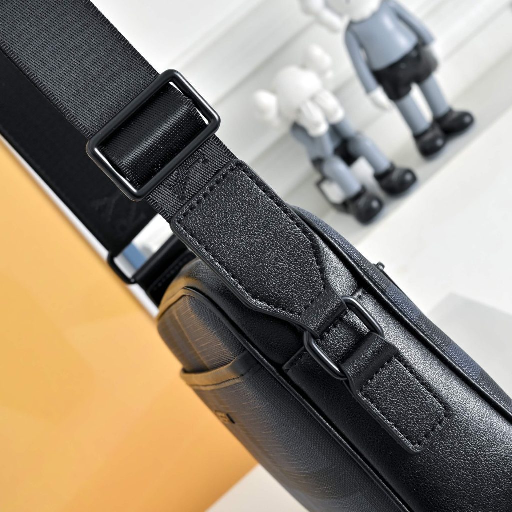 Burberry Crossbody Bag 001330