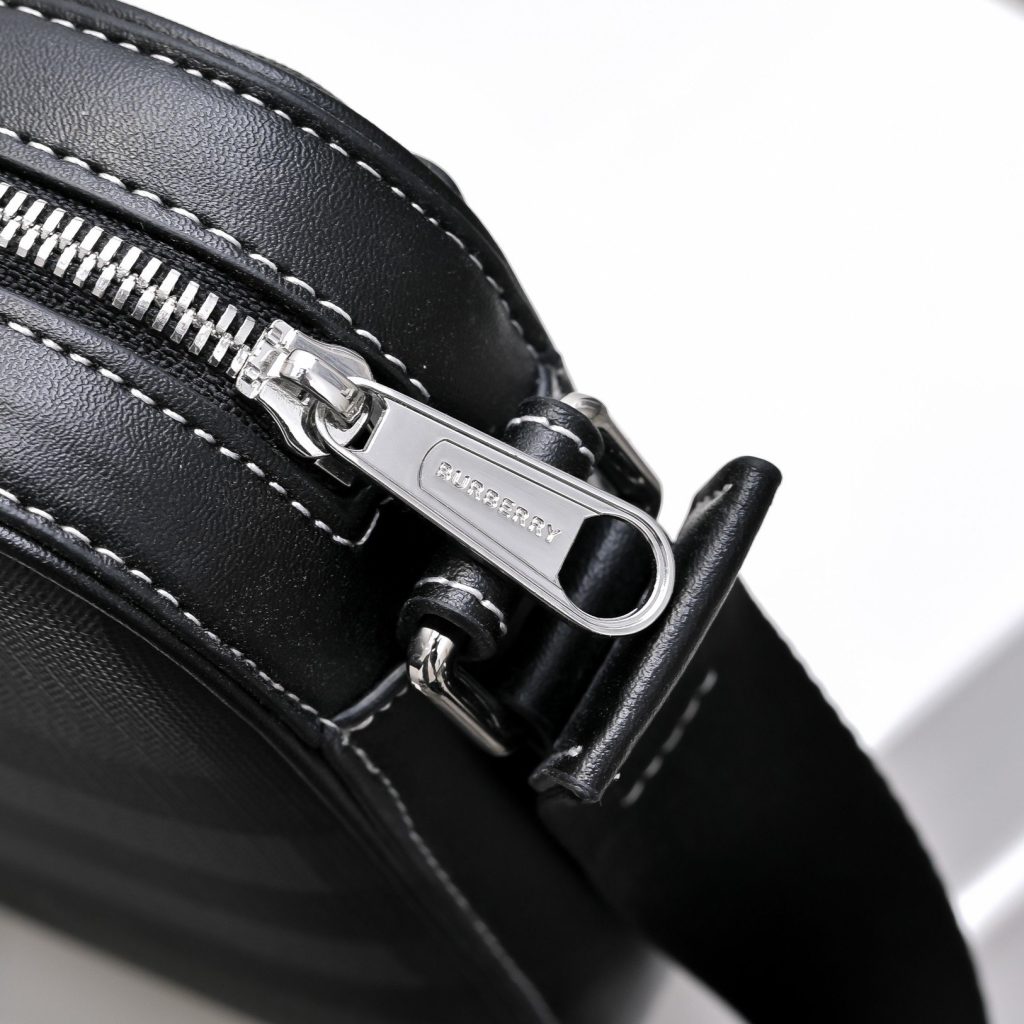 Burberry Crossbody Bag 001330