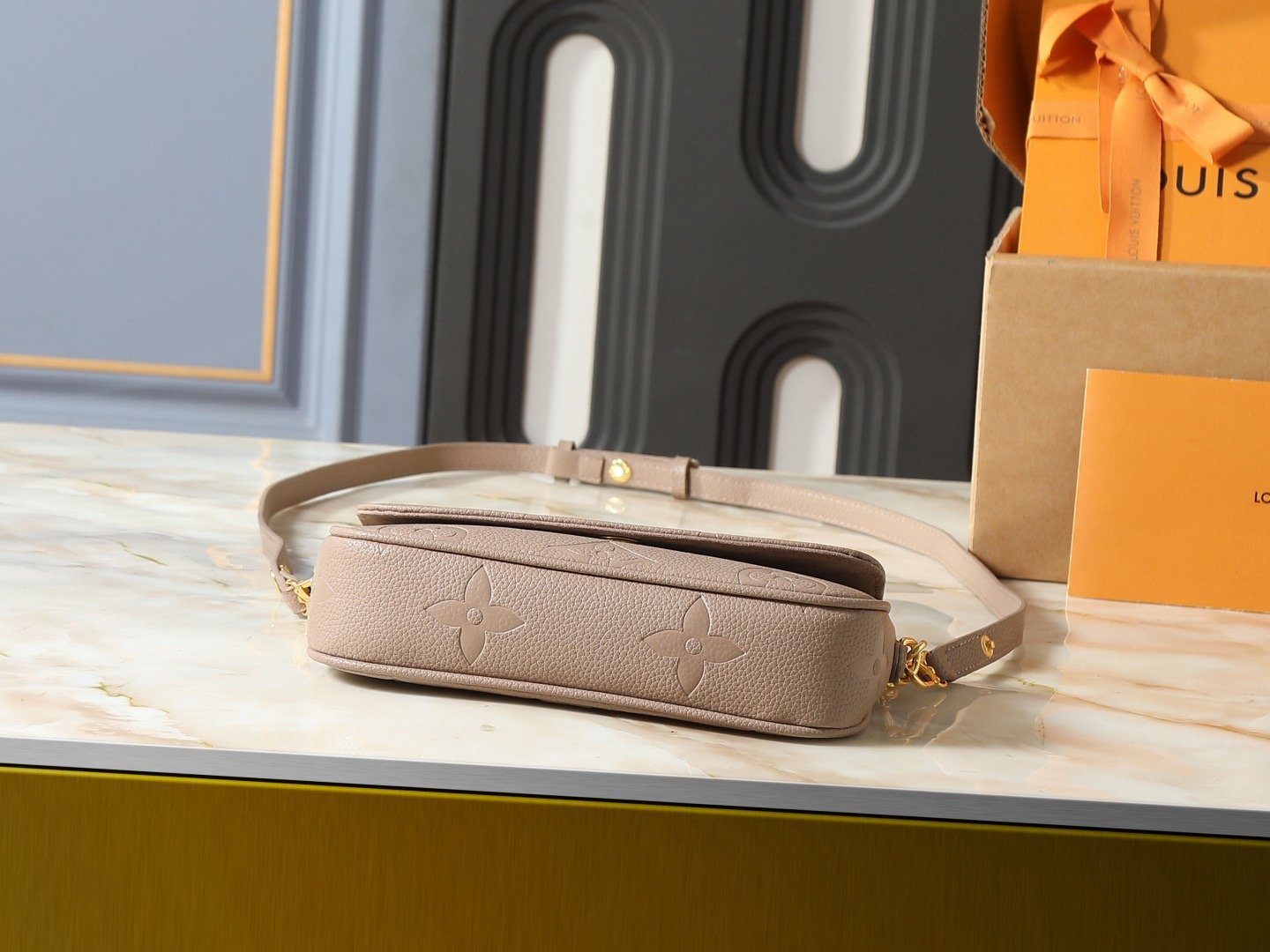 Louis Vuitton M82210 M82211 M40916 Top Handle Bag 001240