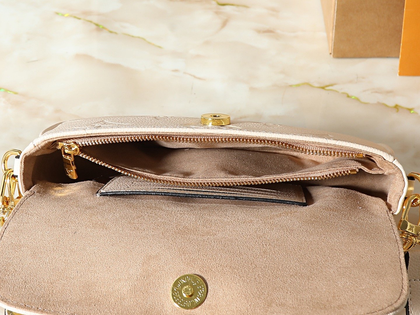 Louis Vuitton M82210 M82211 M40916 Top Handle Bag 001240
