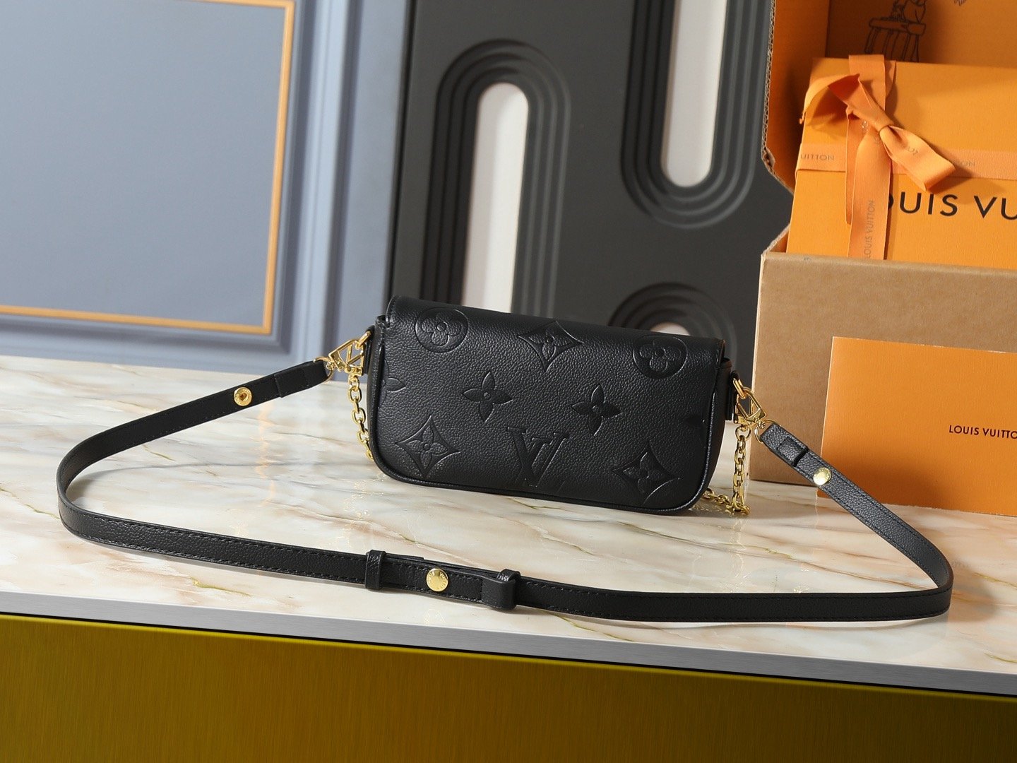 Louis Vuitton M82210 M82211 M40916 Top Handle Bag 001240
