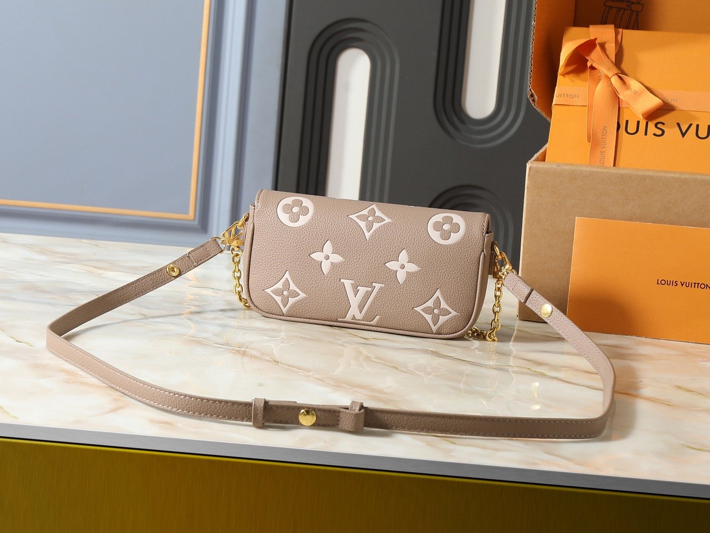 Louis Vuitton M82210 M82211 M40916 Top Handle Bag 001240