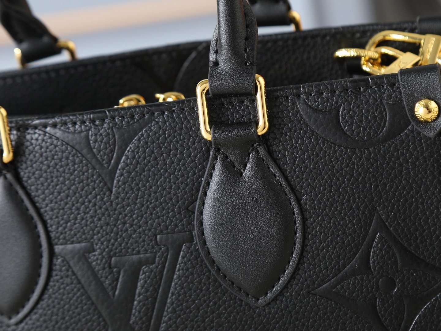 Louis Vuitton M14236 M46653 M23640 Small Tote Bag 001260