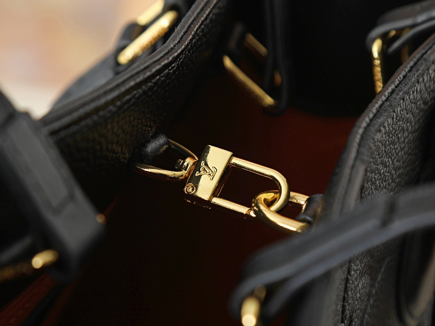 Louis Vuitton M44925 M45945 M45495 Top Handle Bag 001260