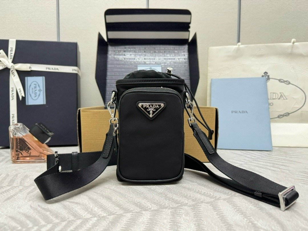 Prada ZH155 Re-Nylon Bag 001520