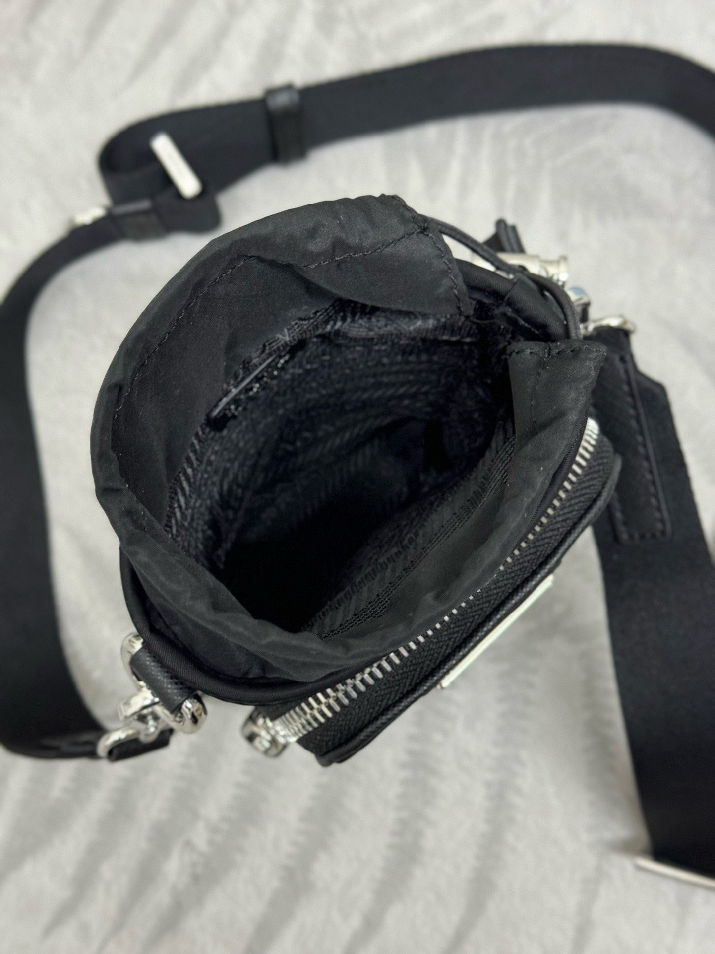 Prada ZH155 Re-Nylon Bag 001520