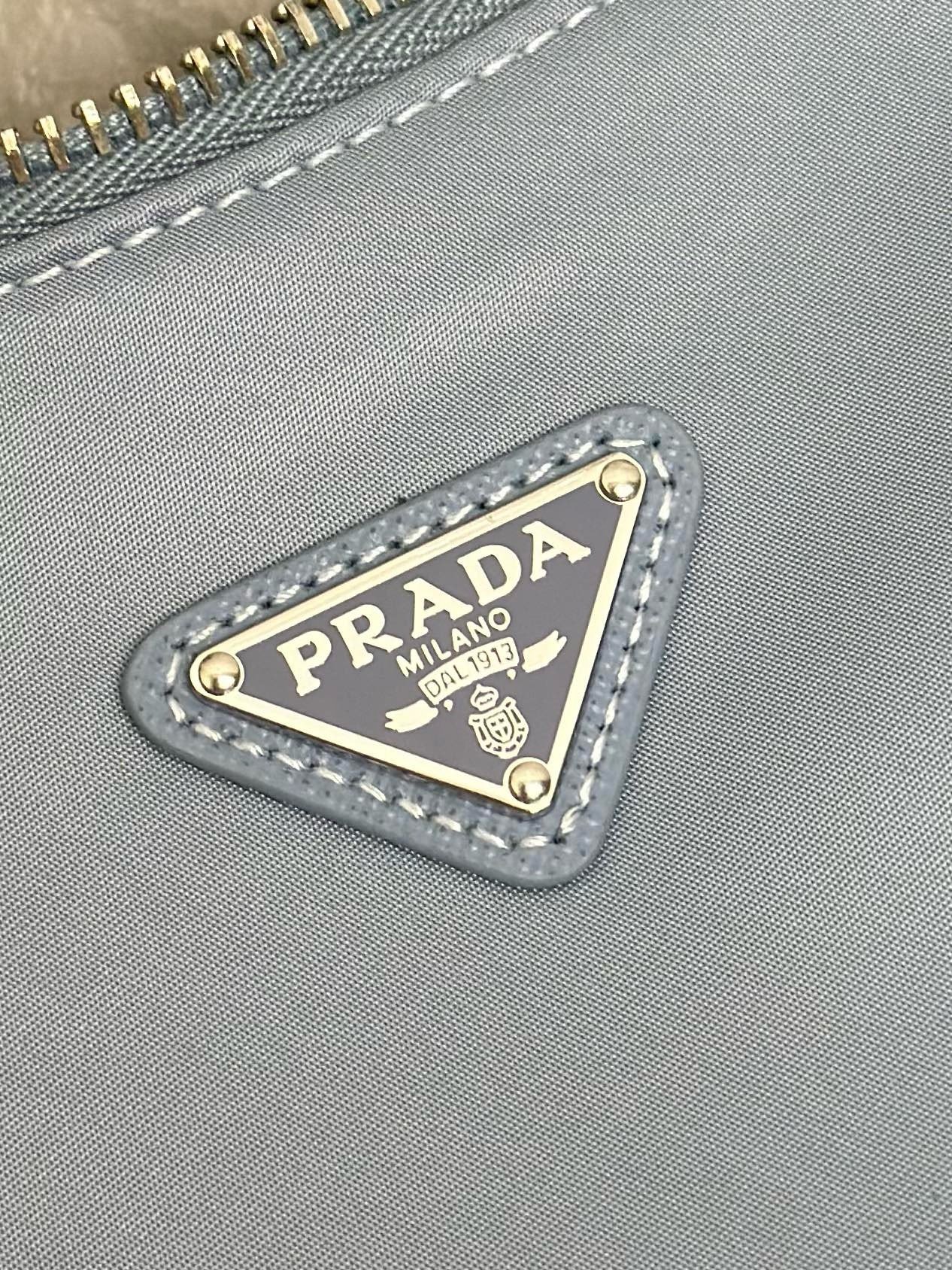 Prada Hobo2005 NE204 Hobo Shoulder Bag 001440