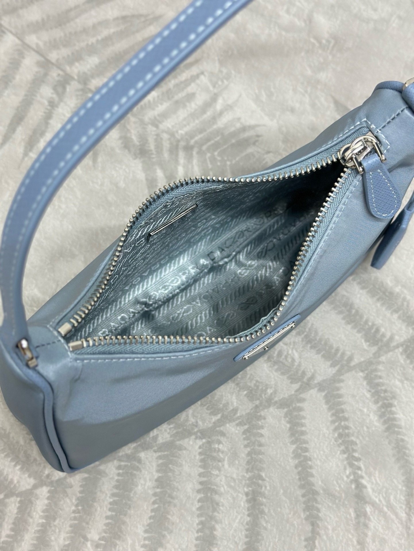 Prada Hobo2005 NE204 Hobo Shoulder Bag 001440