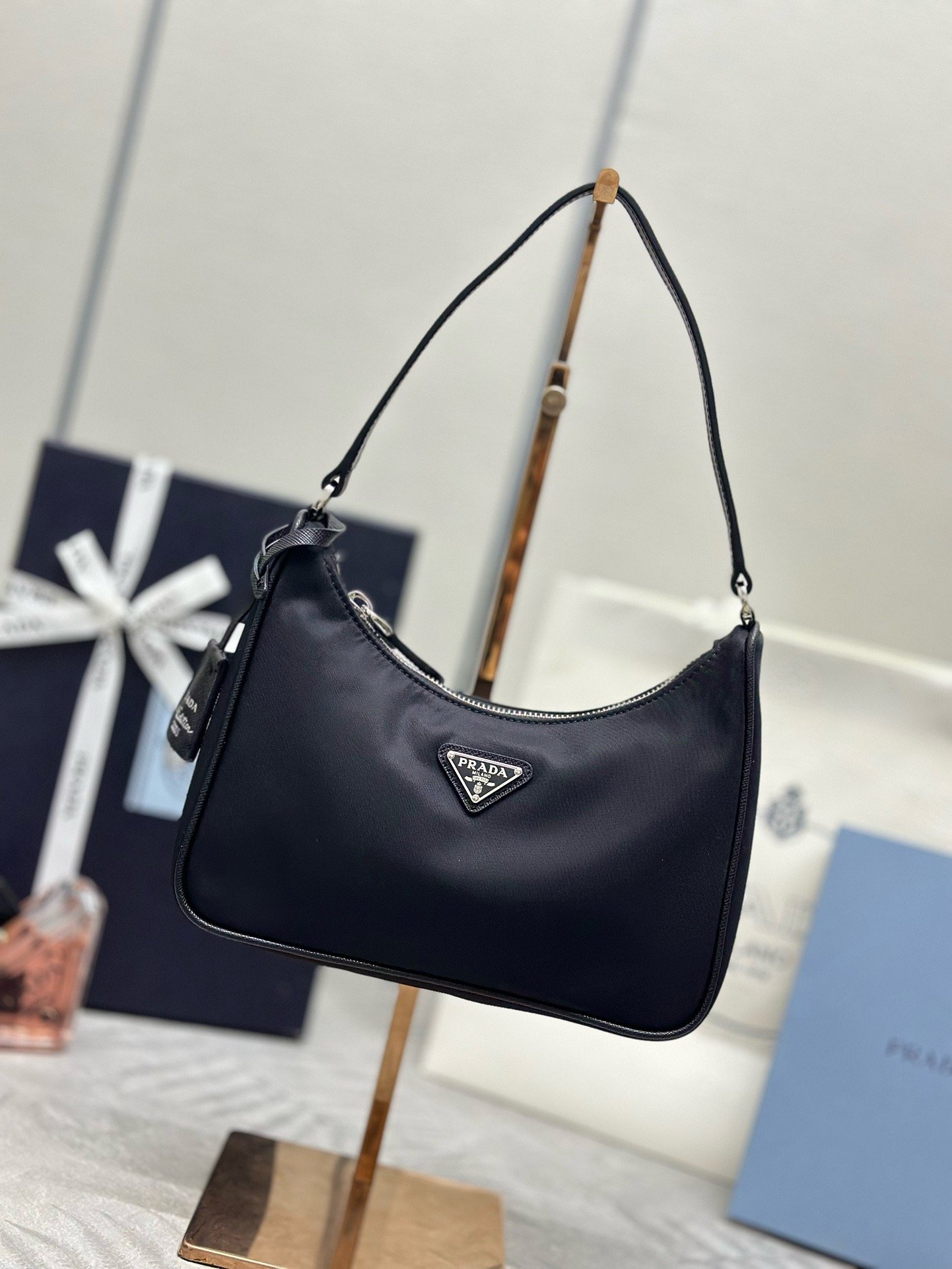 Prada Hobo2005 NE204 Hobo Shoulder Bag 001440