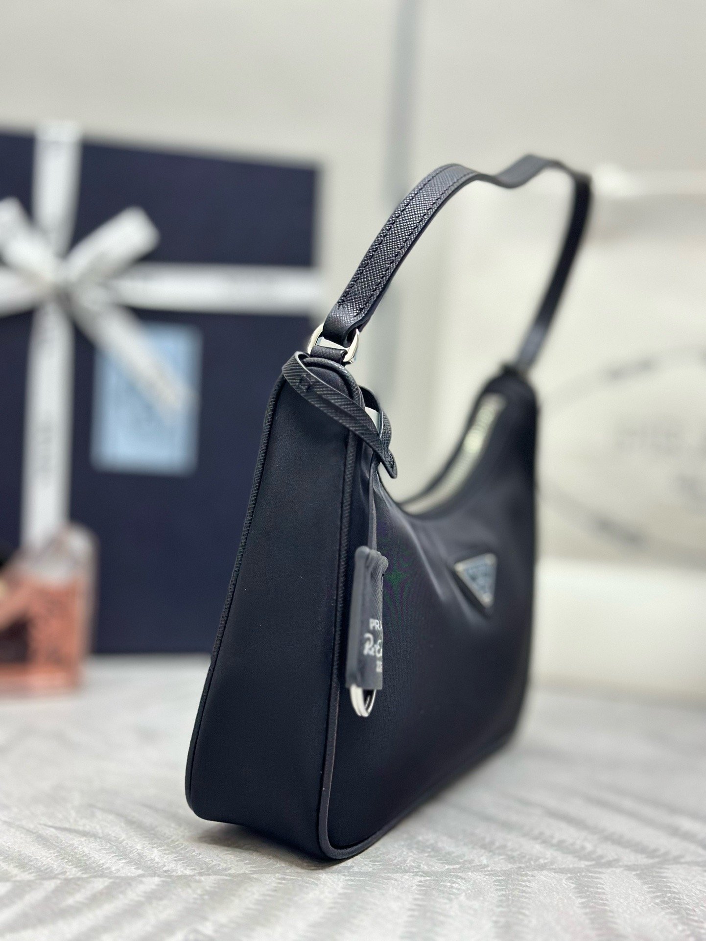 Prada Hobo2005 NE204 Hobo Shoulder Bag 001440